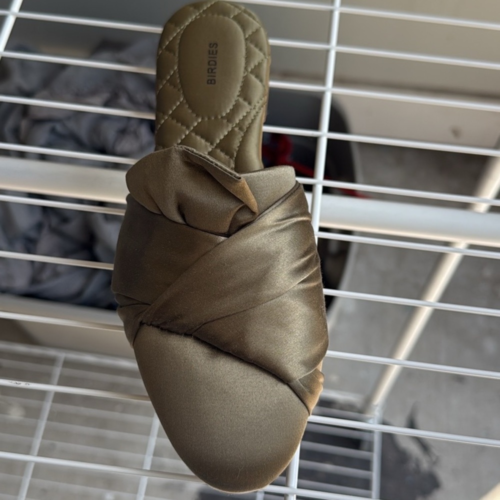 The Songbird Khaki Green Shoes (6.5)